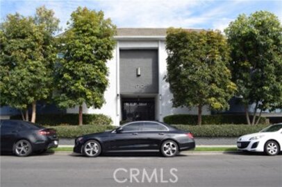 Marvelous Newly Listed Colby Terrace Condominium Located at 1712 Colby Avenue #105
