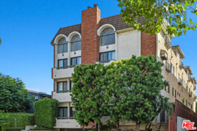 Delightful Newly Listed Chateau West Condominium Located at 1738 Federal Avenue #7