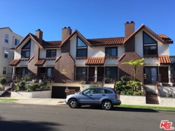 Lovely 1611 Granville Townhouse Located at 1611 Granville Avenue #9 was Just Sold